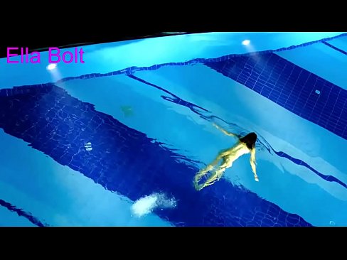 ❤️ Nu mă pot opri din privit, tânără blondă surprinsă înotând goală în piscina stațiunii ELLA BOLT at ro.8kpornvids.ru ❤